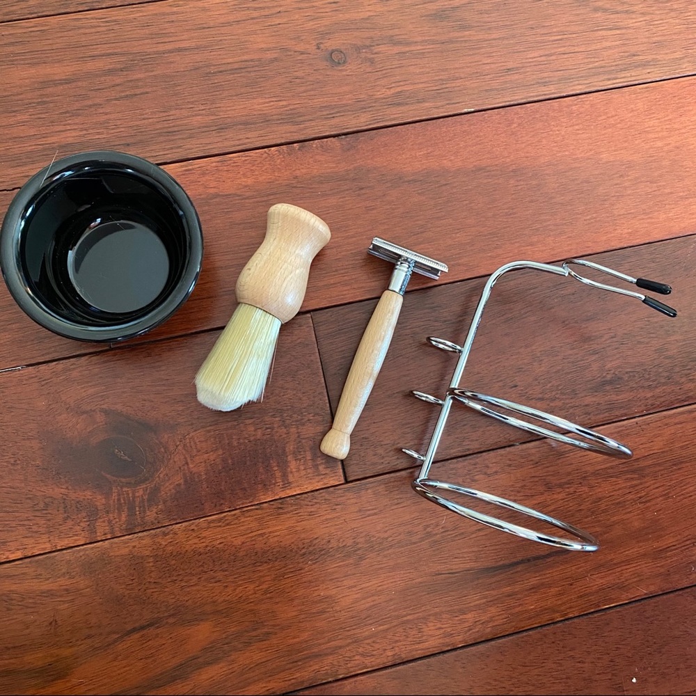 NWT Danish Men’s Shaving Kit - Picture 3 of 6